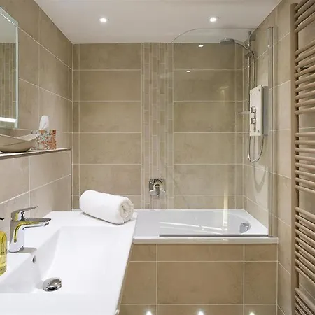 River Falls View Apartment